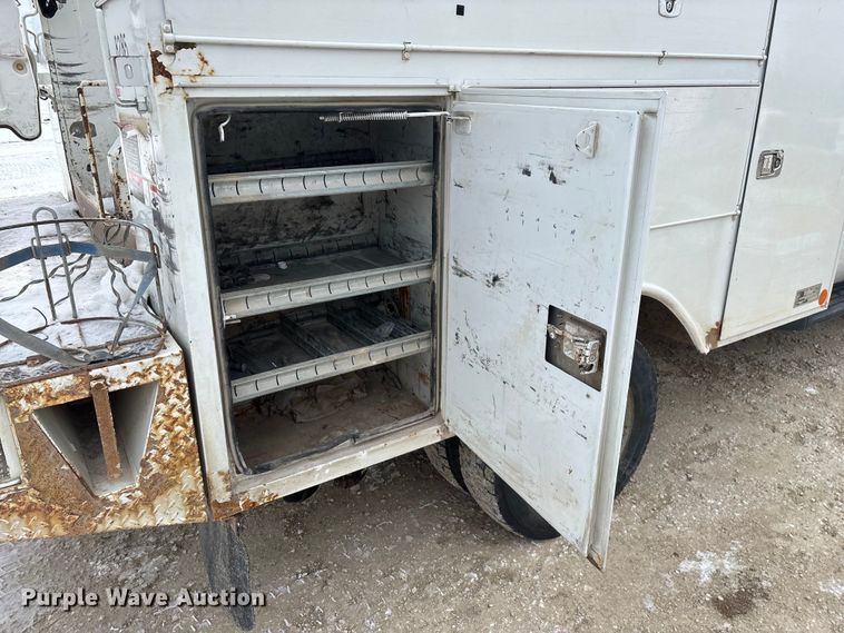 image for item FG0042 2011 Ford F550 Super Duty XL bucket truck