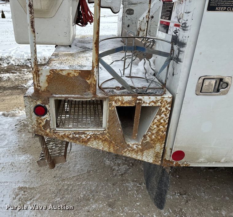 image for item FG0042 2011 Ford F550 Super Duty XL bucket truck