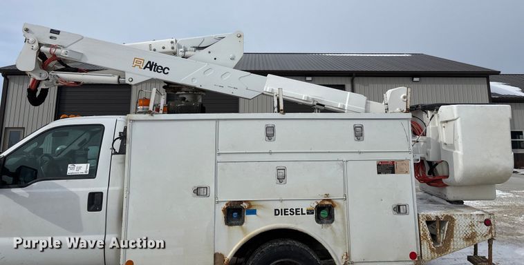 image for item FG0042 2011 Ford F550 Super Duty XL bucket truck