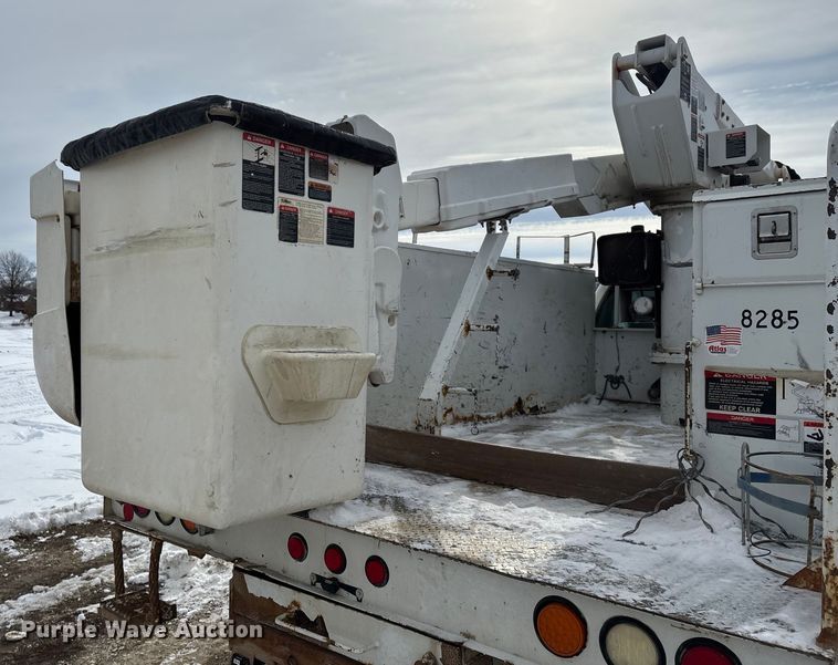 image for item FG0042 2011 Ford F550 Super Duty XL bucket truck