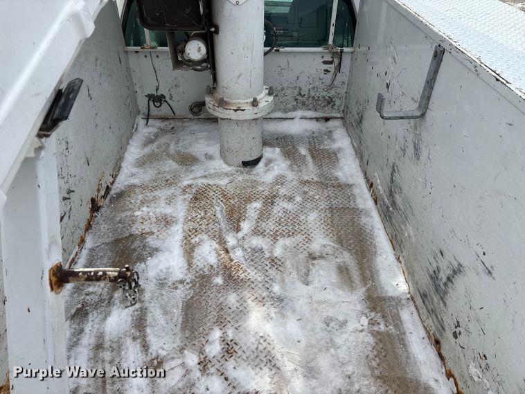 image for item FG0042 2011 Ford F550 Super Duty XL bucket truck