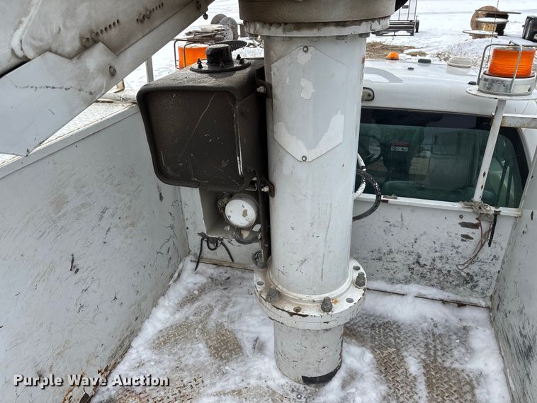 image for item FG0042 2011 Ford F550 Super Duty XL bucket truck