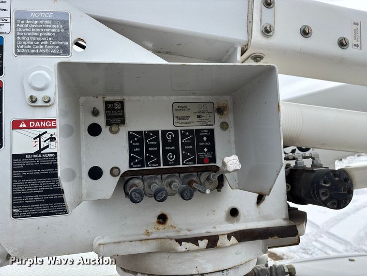 image for item FG0042 2011 Ford F550 Super Duty XL bucket truck