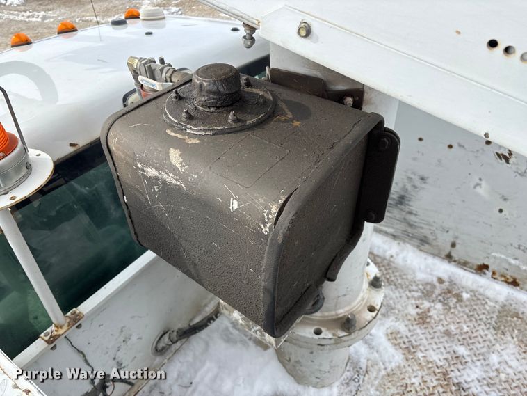 image for item FG0042 2011 Ford F550 Super Duty XL bucket truck