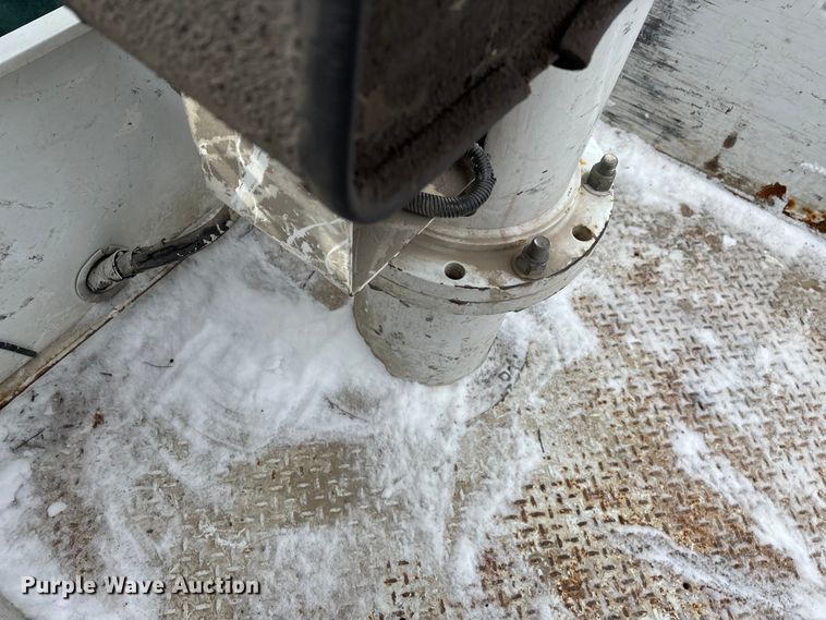 image for item FG0042 2011 Ford F550 Super Duty XL bucket truck