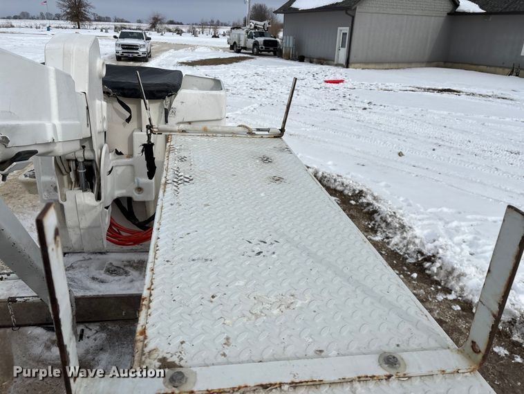 image for item FG0042 2011 Ford F550 Super Duty XL bucket truck