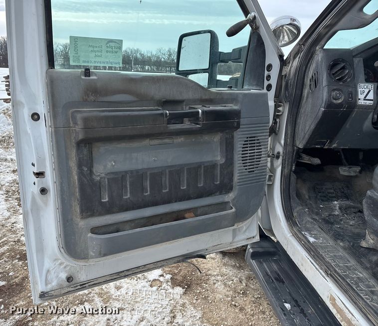 image for item FG0042 2011 Ford F550 Super Duty XL bucket truck