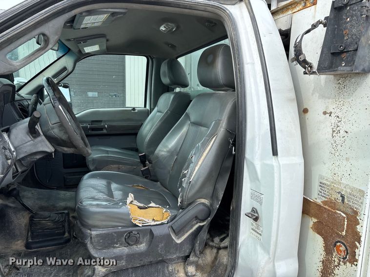 image for item FG0042 2011 Ford F550 Super Duty XL bucket truck