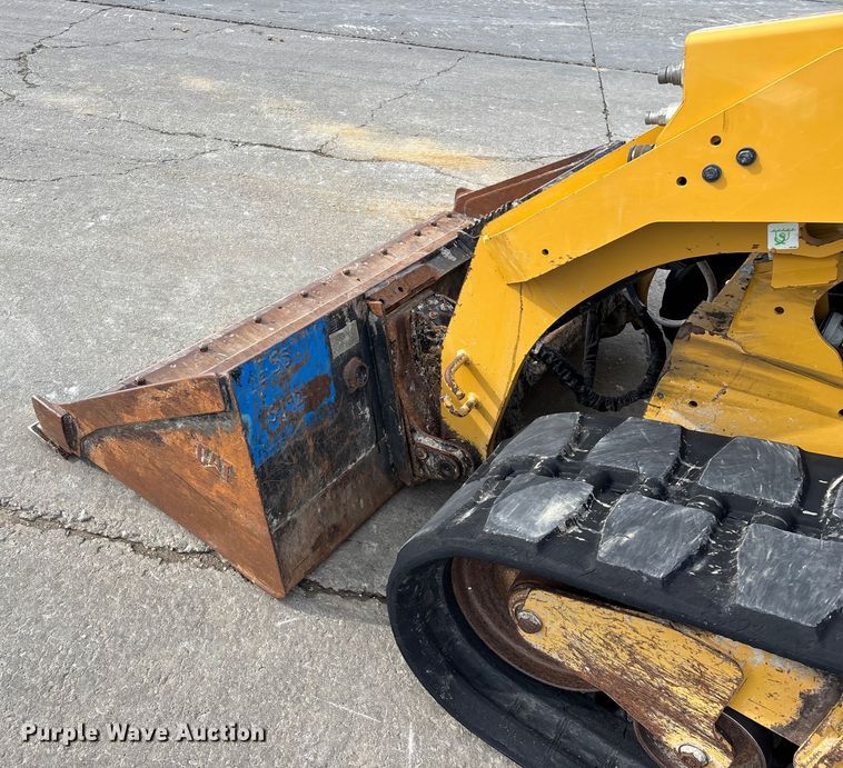 image for item FG0043 2022 Caterpillar 299D3 skid steer loader