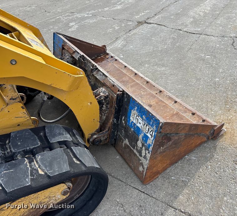 image for item FG0043 2022 Caterpillar 299D3 skid steer loader