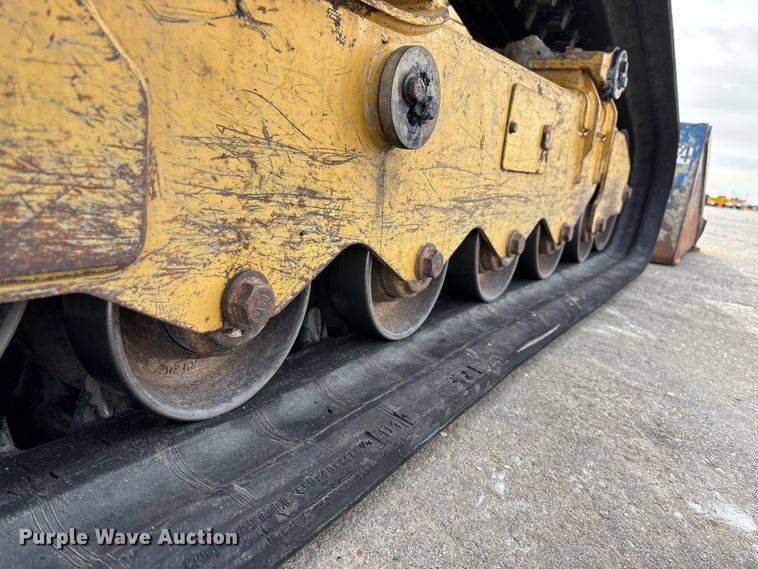 image for item FG0043 2022 Caterpillar 299D3 skid steer loader