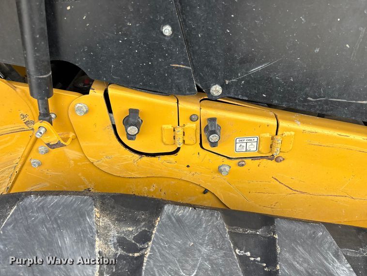 image for item FG0043 2022 Caterpillar 299D3 skid steer loader