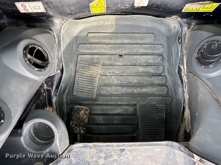 image for item FG0043 2022 Caterpillar 299D3 skid steer loader