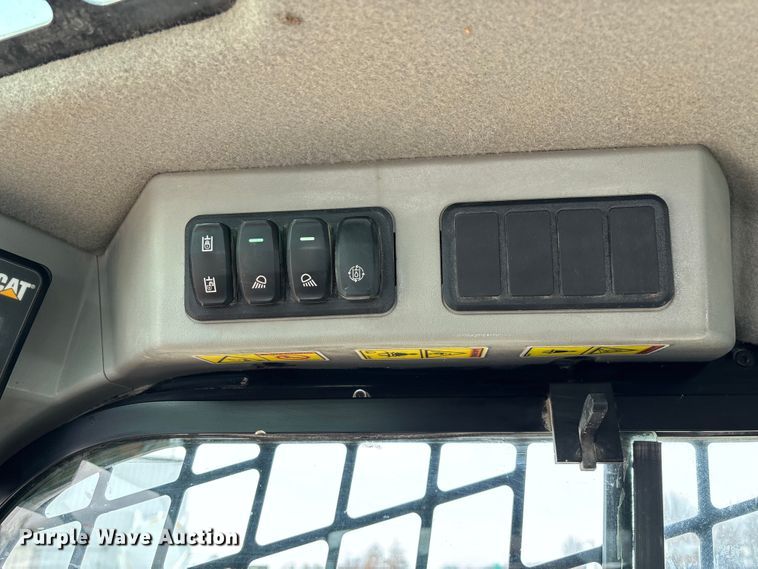 image for item FG0043 2022 Caterpillar 299D3 skid steer loader