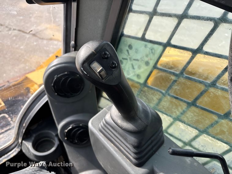 image for item FG0043 2022 Caterpillar 299D3 skid steer loader