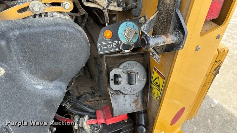 image for item FG0043 2022 Caterpillar 299D3 skid steer loader