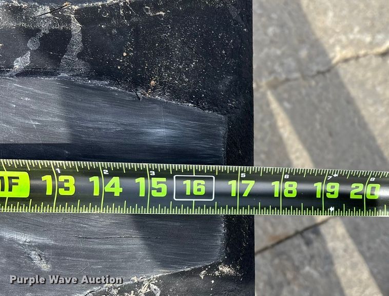 image for item FG0043 2022 Caterpillar 299D3 skid steer loader