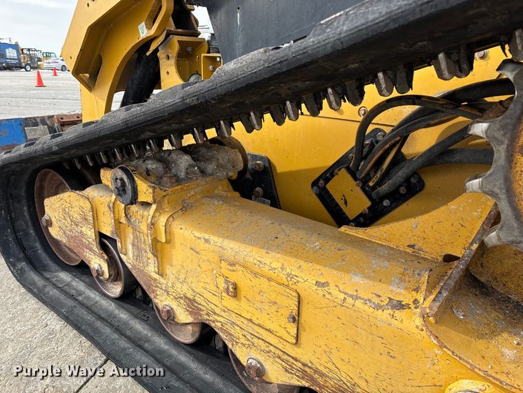 image for item FG0043 2022 Caterpillar 299D3 skid steer loader