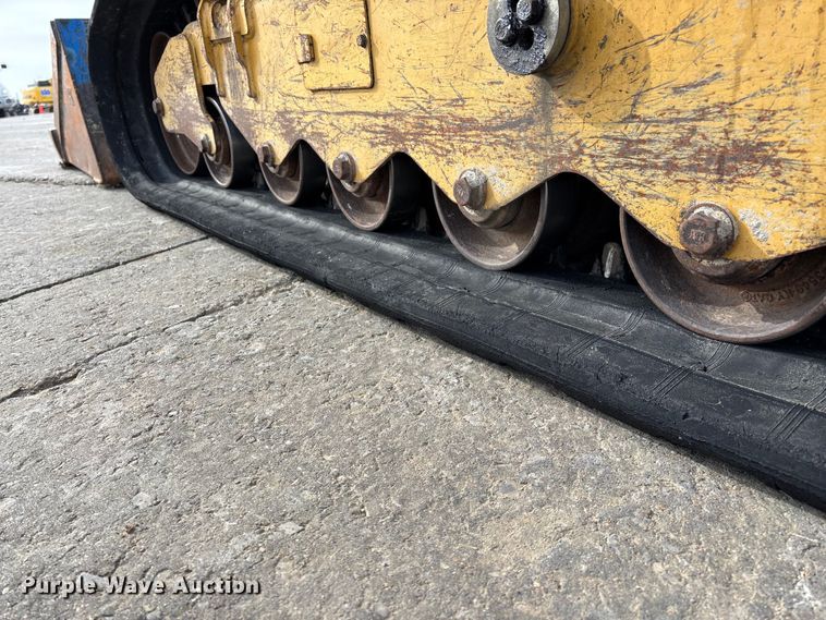 image for item FG0043 2022 Caterpillar 299D3 skid steer loader