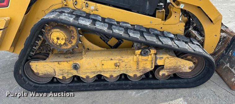 image for item FG0043 2022 Caterpillar 299D3 skid steer loader