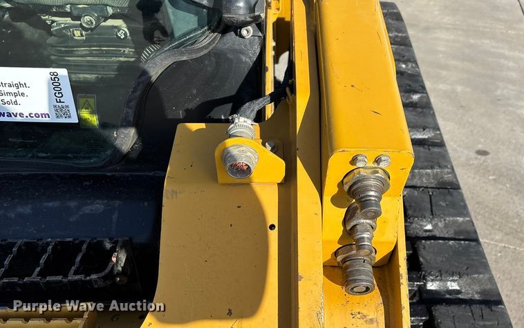 image for item FG0058 2021 Caterpillar 299D3 tracked skid steer loader