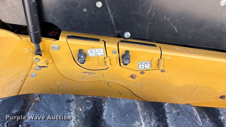 image for item FG0058 2021 Caterpillar 299D3 tracked skid steer loader