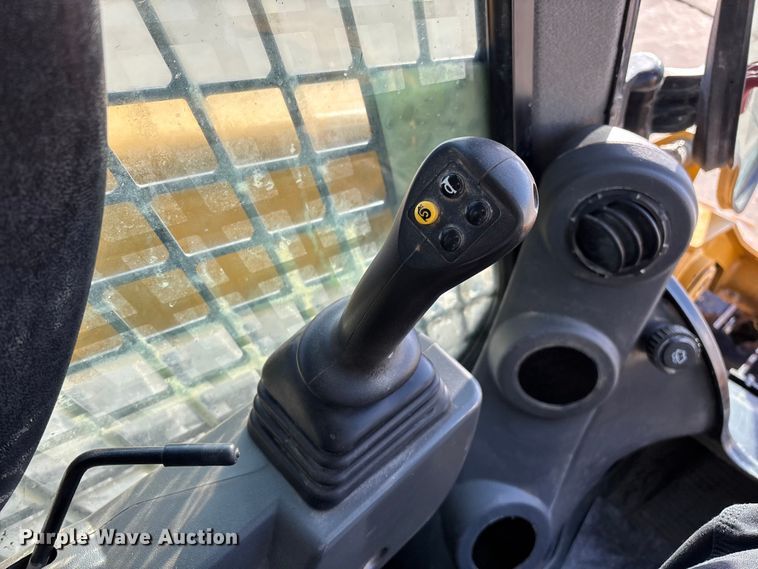 image for item FG0058 2021 Caterpillar 299D3 tracked skid steer loader