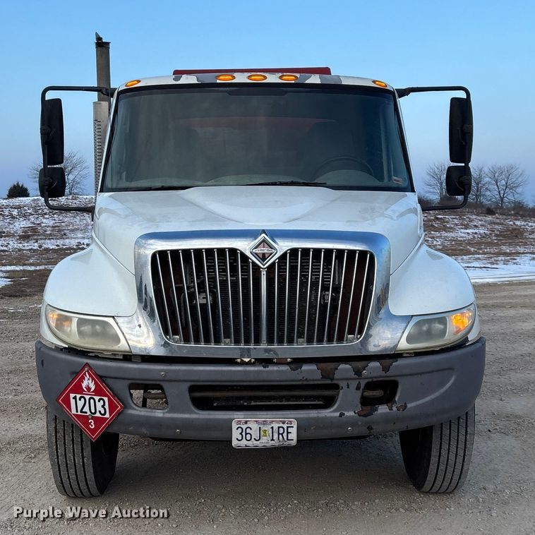 image for item FG0062 2006 International 4300 fuel truck