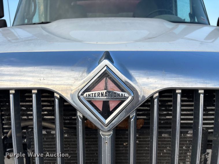 image for item FG0062 2006 International 4300 fuel truck