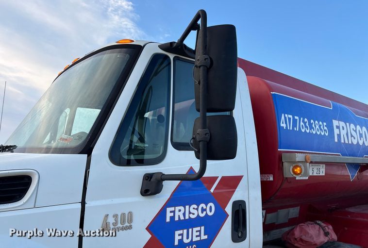 image for item FG0062 2006 International 4300 fuel truck