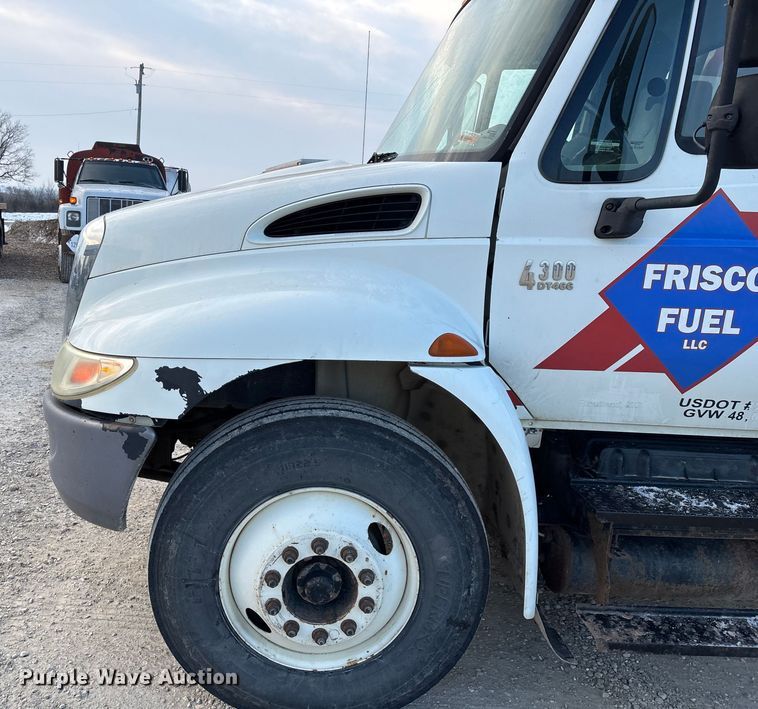 image for item FG0062 2006 International 4300 fuel truck