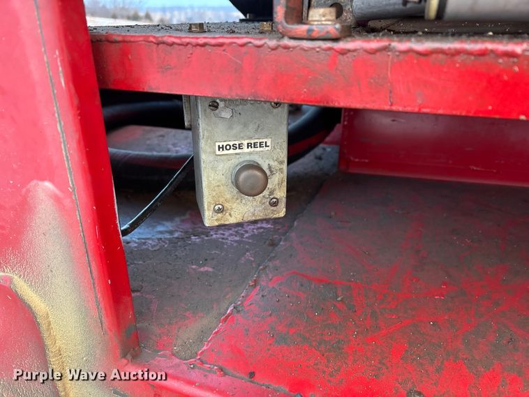 image for item FG0062 2006 International 4300 fuel truck