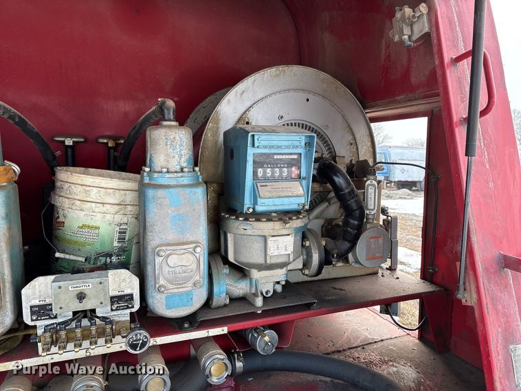 image for item FG0062 2006 International 4300 fuel truck