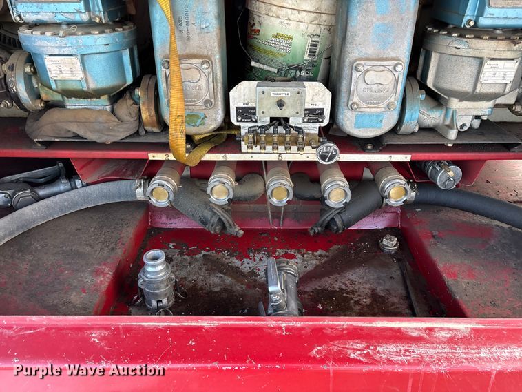 image for item FG0062 2006 International 4300 fuel truck