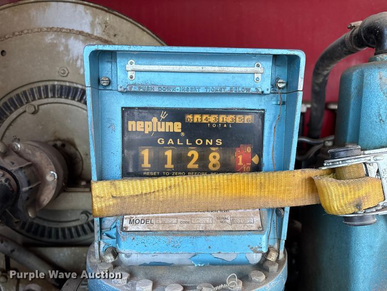 image for item FG0062 2006 International 4300 fuel truck