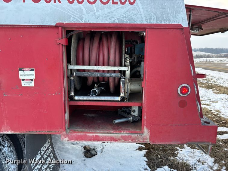 image for item FG0062 2006 International 4300 fuel truck