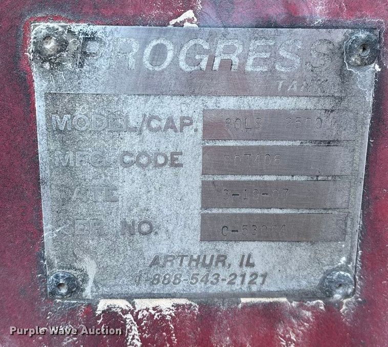 image for item FG0062 2006 International 4300 fuel truck