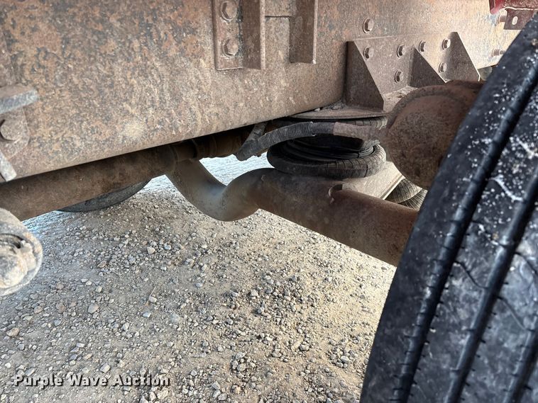 image for item FG0062 2006 International 4300 fuel truck