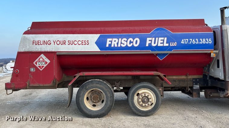 image for item FG0062 2006 International 4300 fuel truck