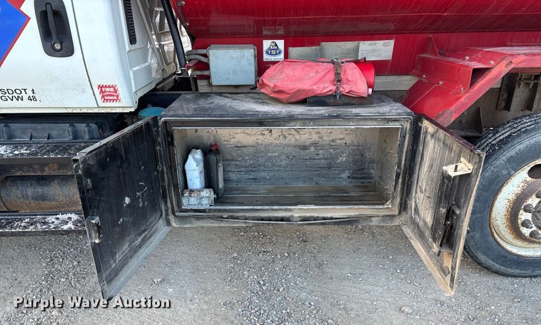 image for item FG0062 2006 International 4300 fuel truck