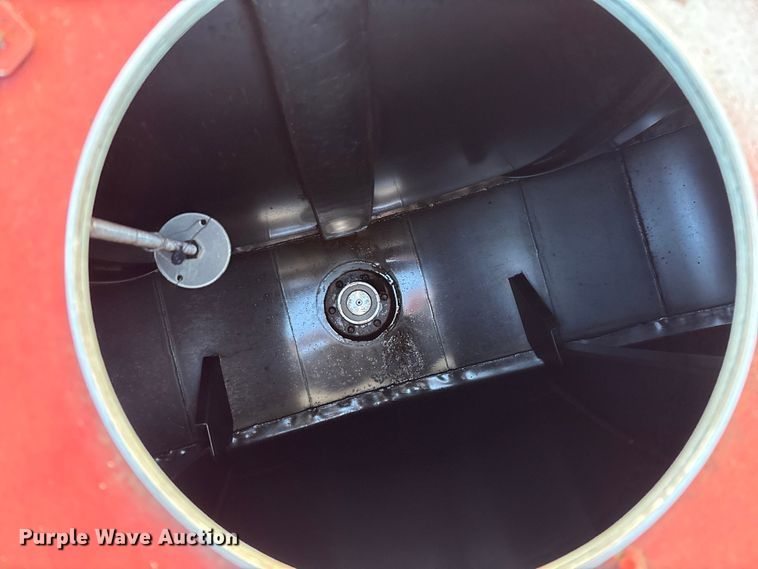 image for item FG0062 2006 International 4300 fuel truck