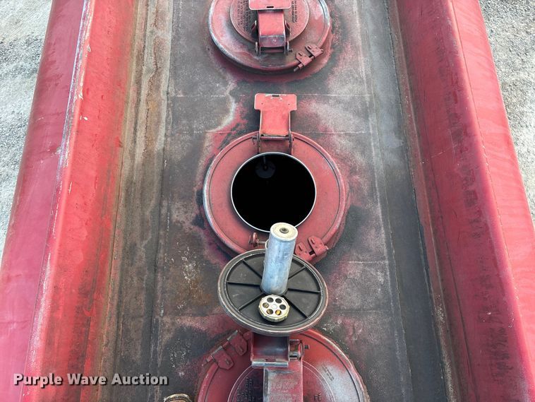 image for item FG0062 2006 International 4300 fuel truck