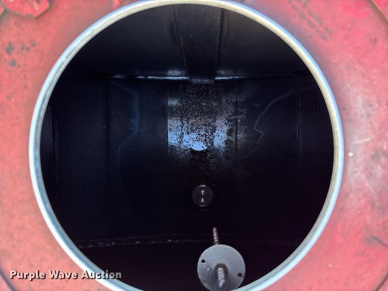 image for item FG0062 2006 International 4300 fuel truck