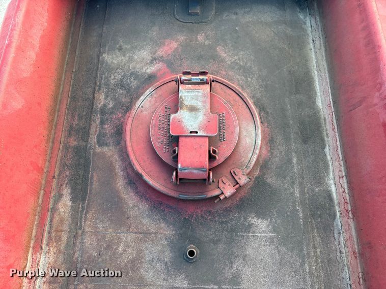 image for item FG0062 2006 International 4300 fuel truck