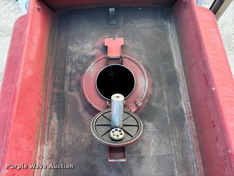 image for item FG0062 2006 International 4300 fuel truck