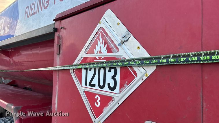 image for item FG0062 2006 International 4300 fuel truck