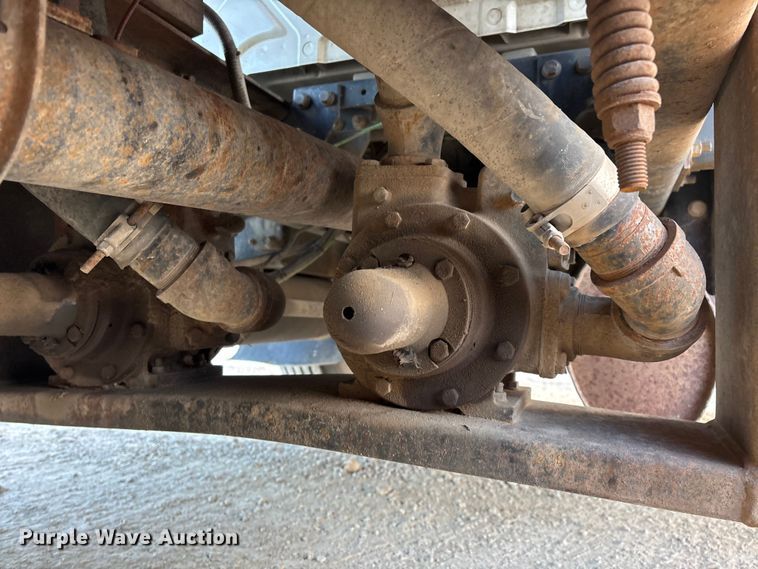 image for item FG0062 2006 International 4300 fuel truck