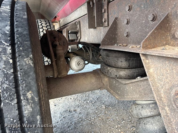 image for item FG0062 2006 International 4300 fuel truck