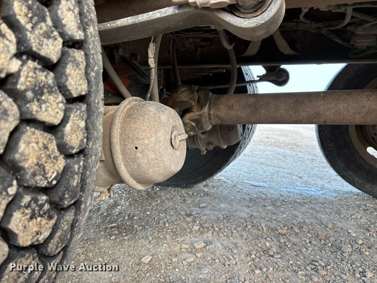 image for item FG0062 2006 International 4300 fuel truck