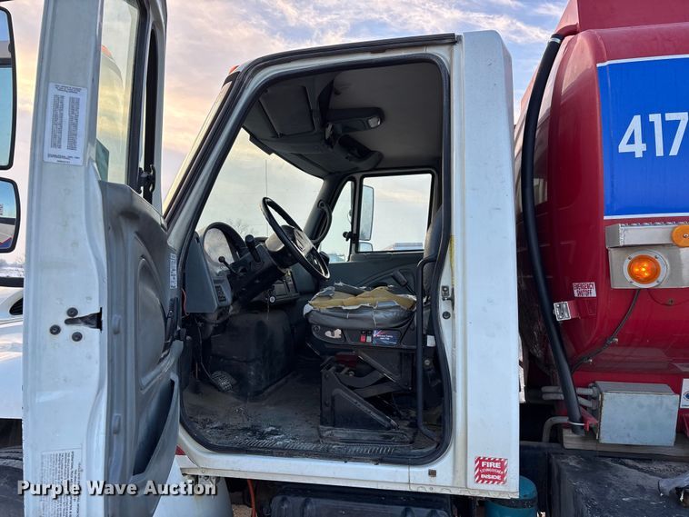 image for item FG0062 2006 International 4300 fuel truck